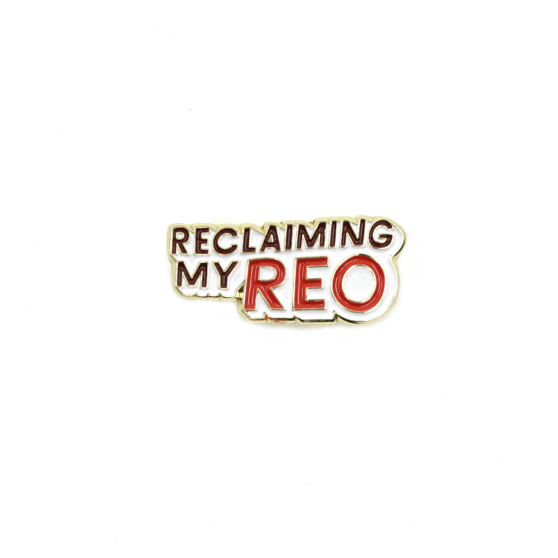 'Reclaiming My Reo' Māori Enamel Badge Pin |  Maimoa Creative